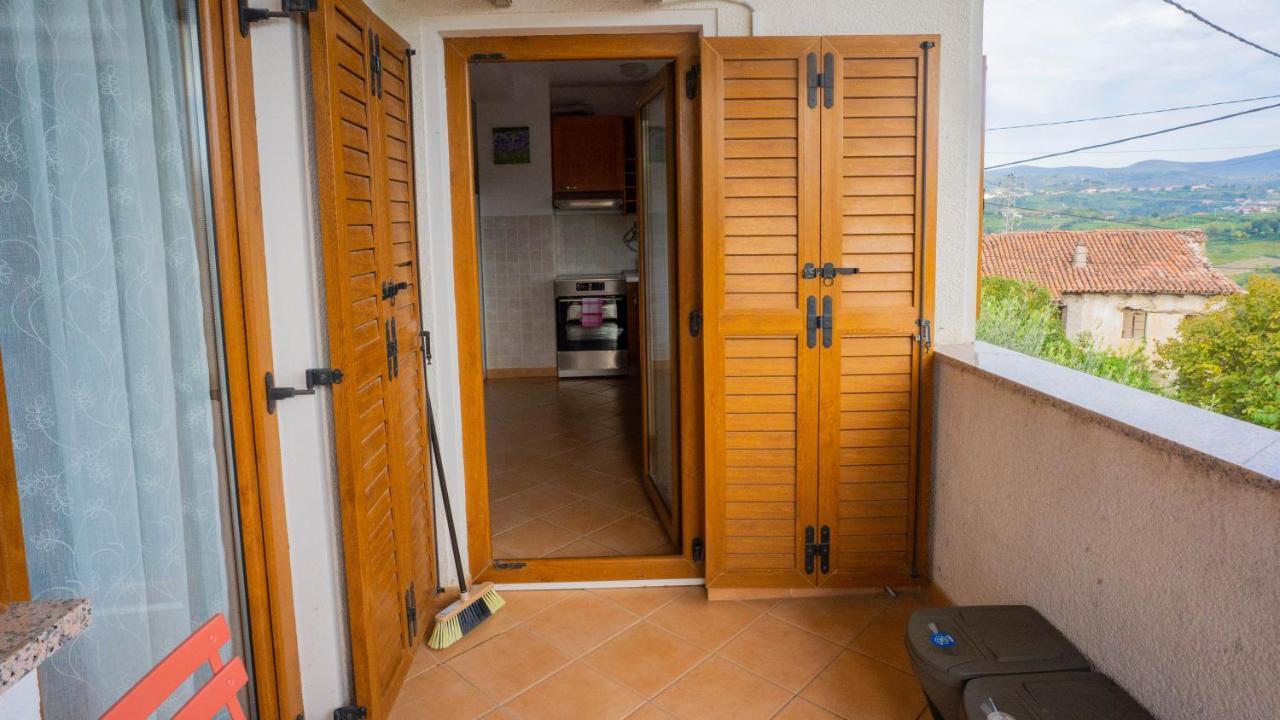 Apartma Tri Oljke Dobrovo Exteriér fotografie